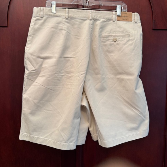 LL Bean Shorts Womens 20 Regular Beige High Rise Chino Original Expandable Waist - Picture 8 of 9